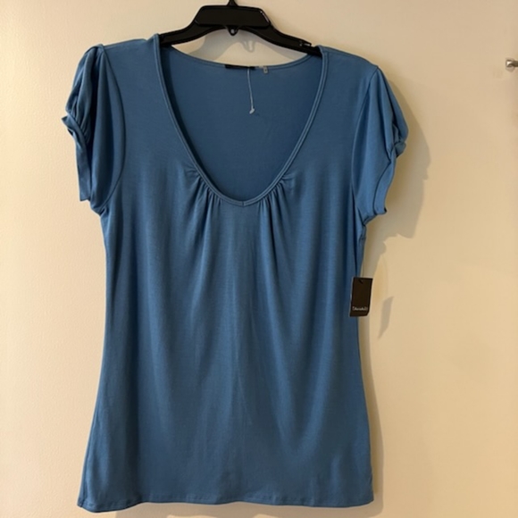 TAHARI SHORT SLEEVE BLUE VNECK TOP NWT SIZE MEDIUM - Picture 8 of 14